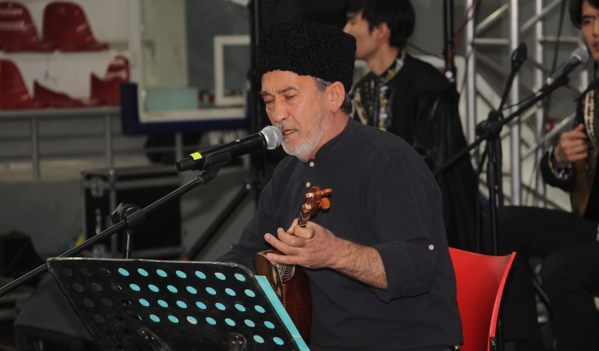 Yozgat’ta 19 Mayıs Coşkusu: Arslanbek Sahne Aldı