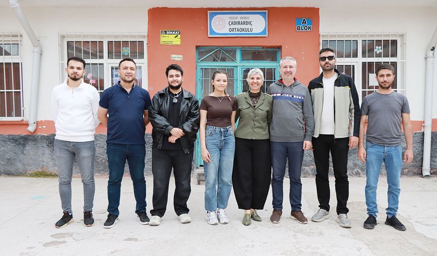 Genç İletişimciler’den Miniklere Kütüphane