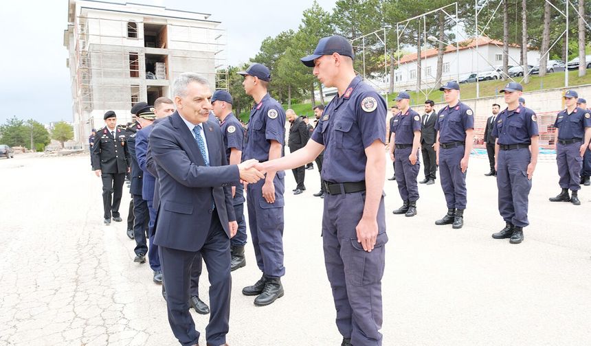Jandarmayla bayramlaştılar