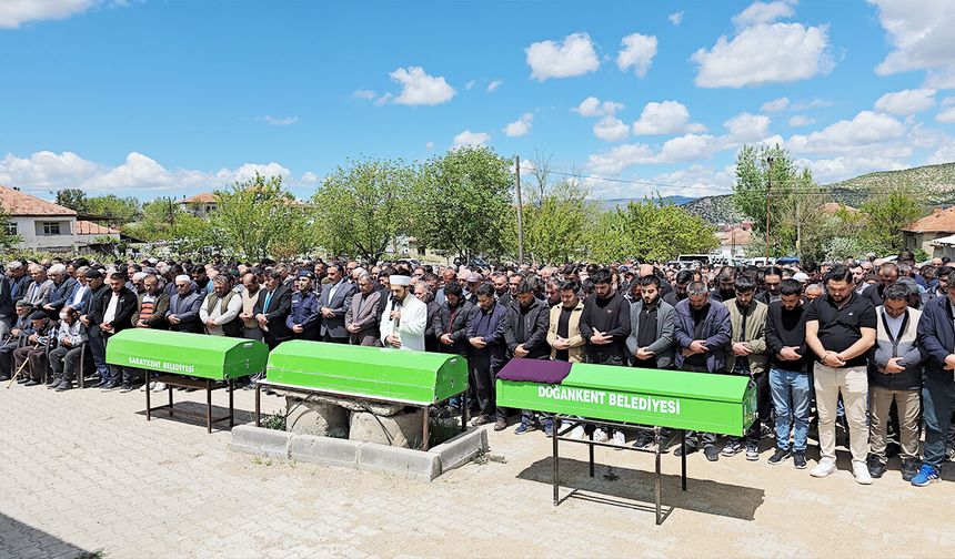 Yozgat’ta yürekler yangın yeri: Hayatını kaybeden 2 öğrenci ve servis sürücüsü defnedildi