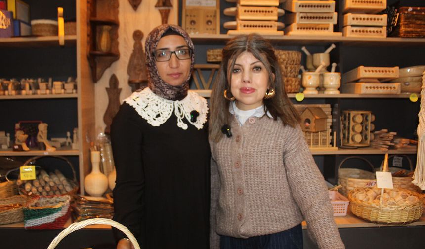 Ahşap ve Hasır Kadın Eliyle Sanata Dönüşüyor