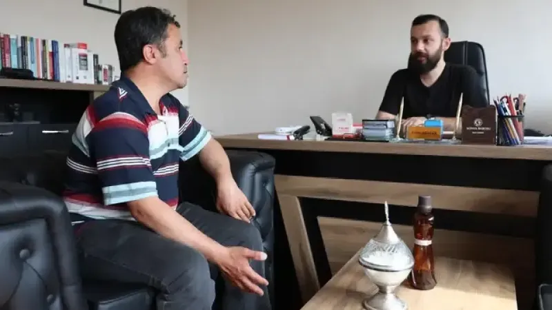 <p>ATM’den parayı çekip arkadaşına veren Ergin’e arkadaşı 1 paket sigara parasını hediye olarak verdi. 'Banka hesabı kiralama' olarak bilinen dolandırıcılık ağına düşen Ergin hakkında hesabına gelen 6 işlem için 6 suç dosyası açıldı. 8 ay hapse giren Mustafa Ergin, şimdi ise diğer dosyalardan 10 yıl hapis cezası bekliyor.</p>