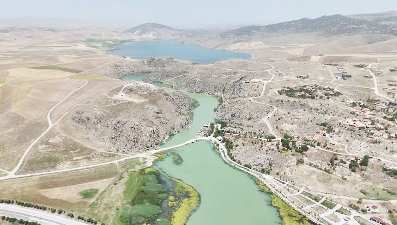 <p>Kazı başkanı Doç. Dr. Matsumura, Büklükale'nin Hitit İmparatorluğu döneminde önemli bir şehir olduğunu ve burada yapılan kazıların, Hitit tarihine dair önemli bilgiler sunduğunu ifade etti. Matsumura,</p>
<blockquote>
<p>"Son zamanlarda Hurrice tabletler bulunuyor. Hurrice tabletlerin bulunması, dini törenlerin burada yapıldığını gösteriyor. Bu törenlerin Hitit kraliyet ailesi tarafından, kral veya kraliçe tarafından yapıldığı biliniyor. O bakımdan Hitit kralı buraya gelmiş ya da ikamet etmiş olduğu da düşünülüyor. Büklükale'nin önemli bir şehir olduğunu gösteriyor" dedi.</p>
</blockquote>