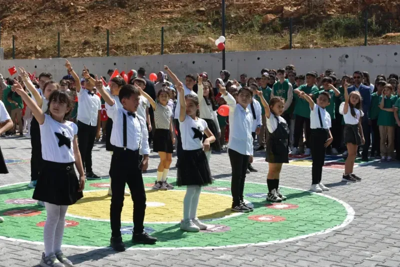 <p>Milli Eğitim Müdürlüğü, bu yıl eğitim kalitesinin daha da artırılması amacıyla birçok projeyi hayata geçirmeyi hedefliyor.</p>