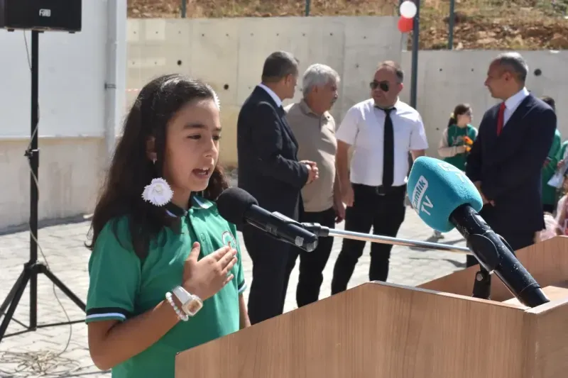 <p>Ayrıca bu yıl eğitime başlayan minik öğrenciler için özel olarak hazırlanan etkinliklerle, okula ilk adımın heyecanı paylaşıldı.</p>
