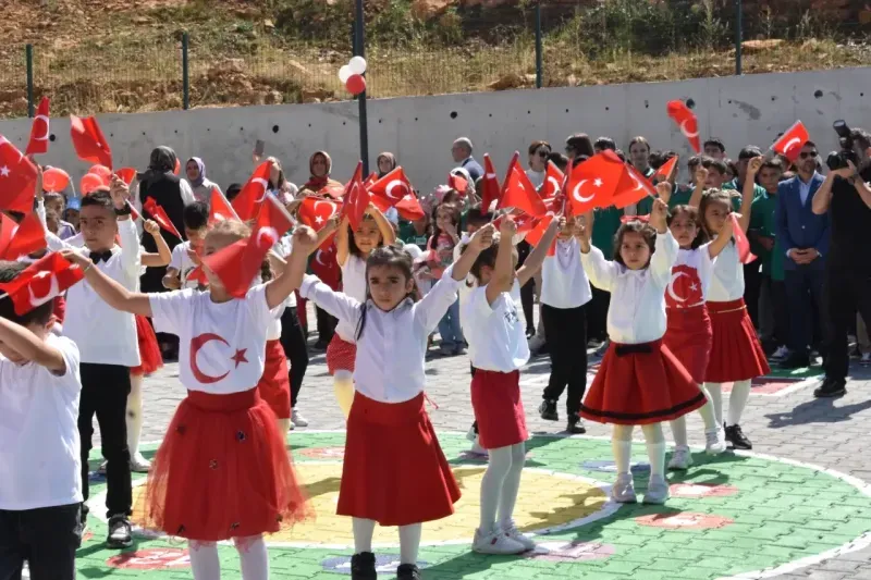 Yozgat’ta 65 Bin Öğrenci İçin Ders Zili Çaldı: Okullarda Coşku Başladı!