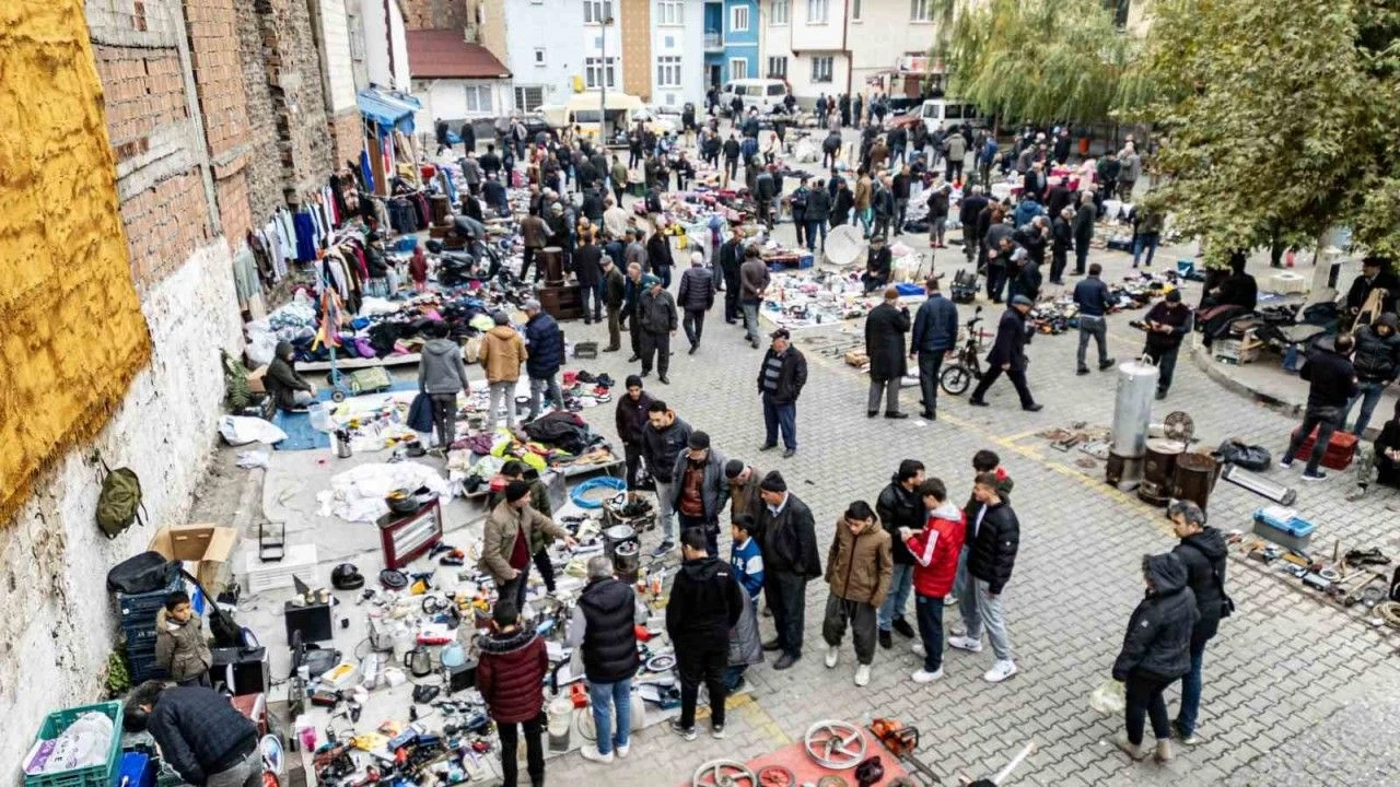 2 Asirlik Pazar Gecmisle Gunumuzu Bulusturuyor