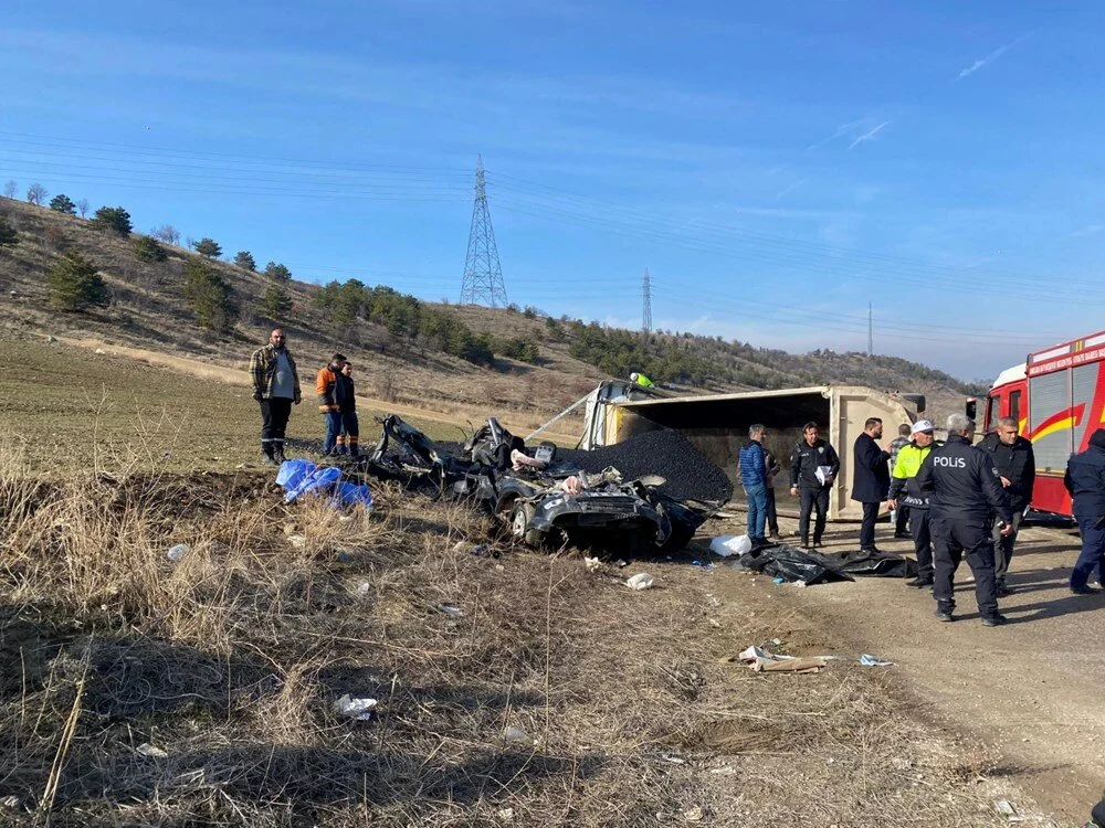 Ankara’da Zift Yüklü Kamyon Dehşet Saçtı Üç Belediye Personeli Hayatını Kaybetti (6)