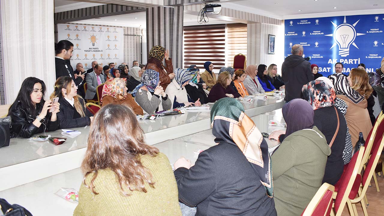 Ak Parti̇ 8 Mart (1)