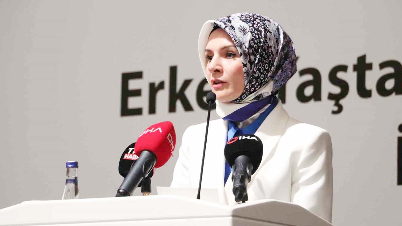 Bakan Göktaş Aile-1