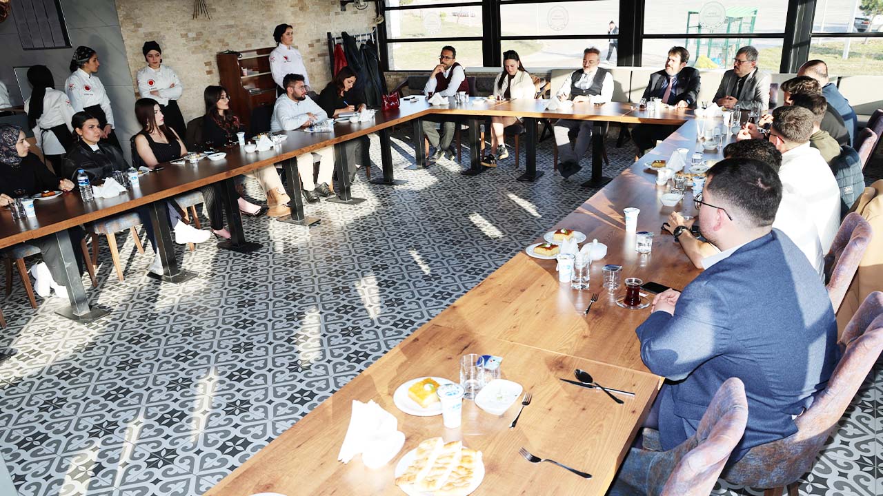 Yobü Senato (1)
