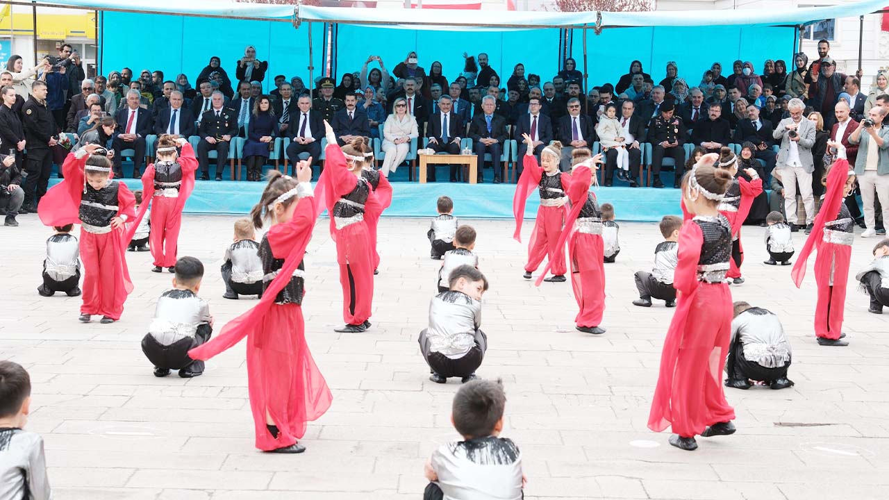 Yozgat 23 Ni̇san Cumhuri̇yet Meydani (2)