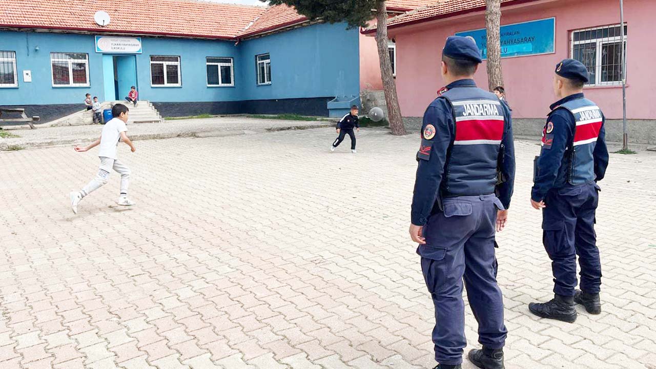 Jandarma Çayıralan Okul