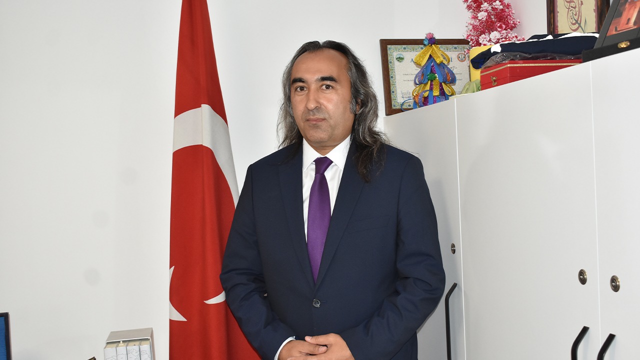 Ömer Aydoğmuş (1)-2