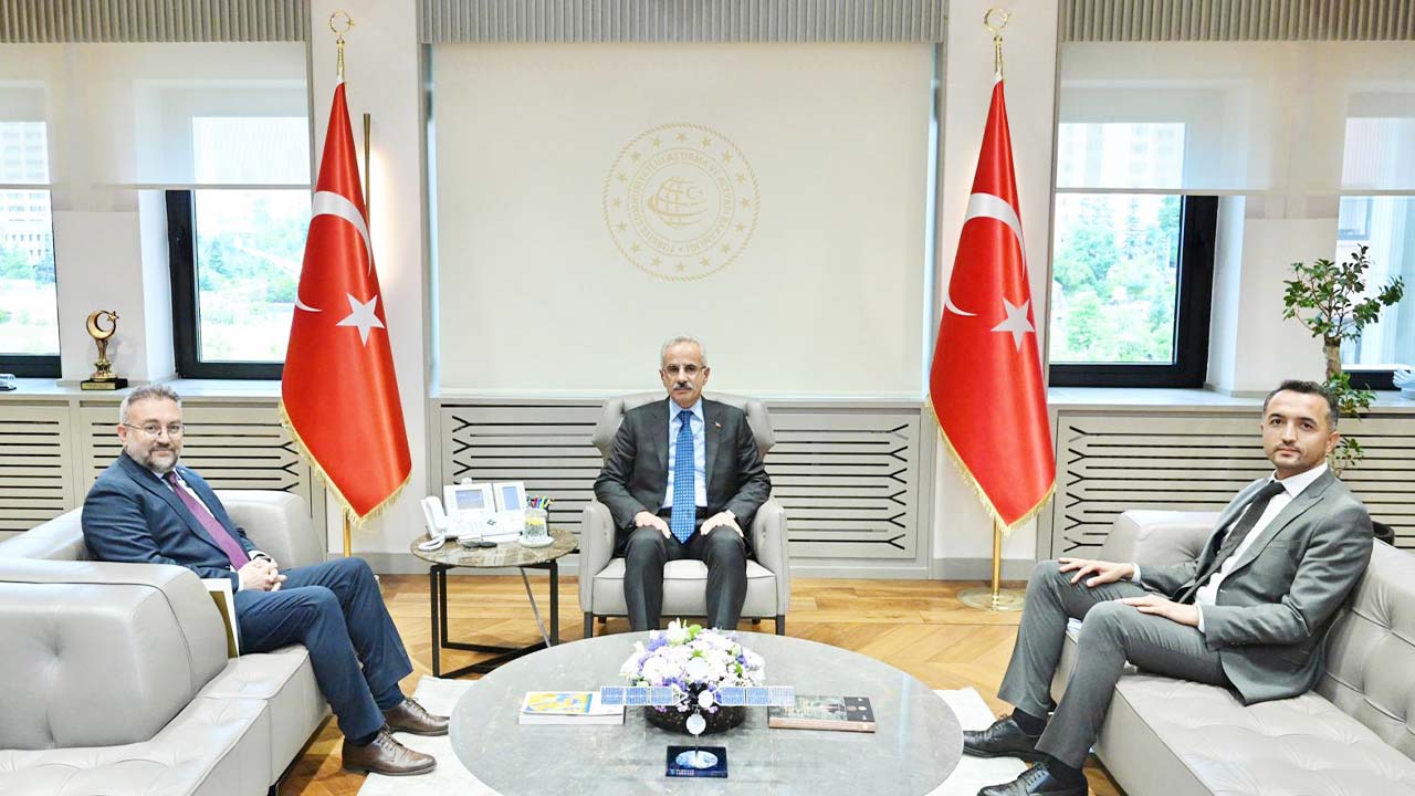 Yobü Ulaştırma Bakanı
