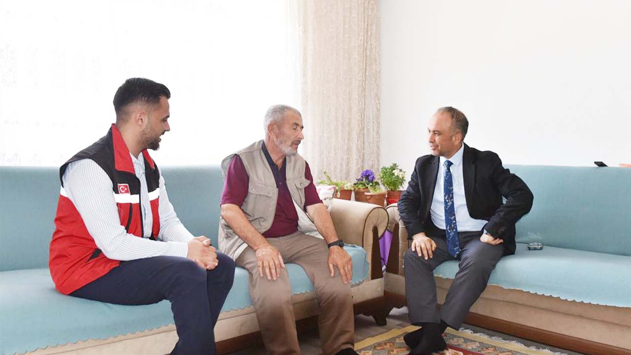 Arif Topal Şehit Ailesi Ziyaret (1)