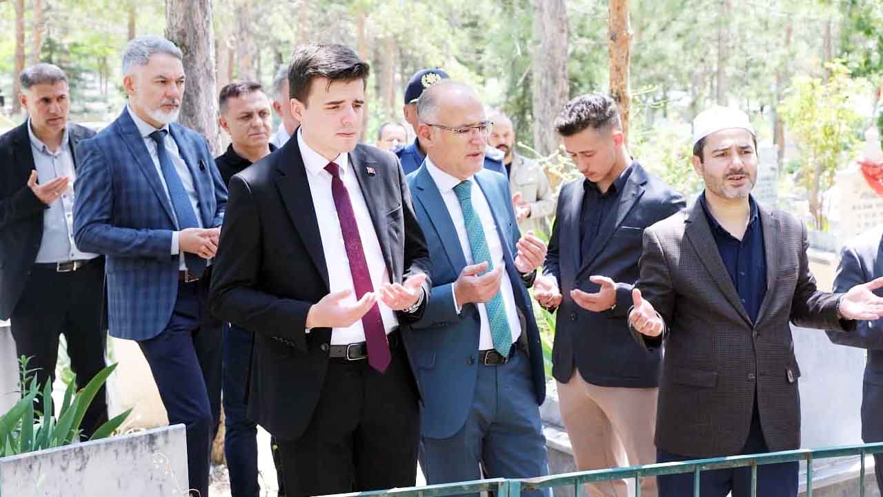 Cekerek Belediyesi Bayram Kabir Ziyareti