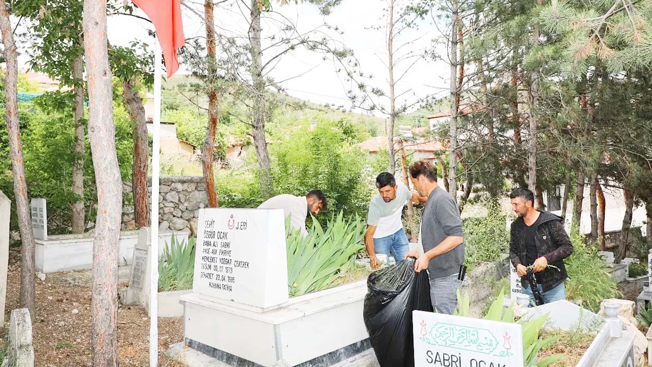 Çekerek Mezarlık (4)