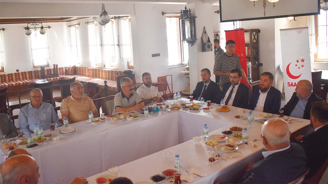 Saadet Partisi (5)Kahvaltı