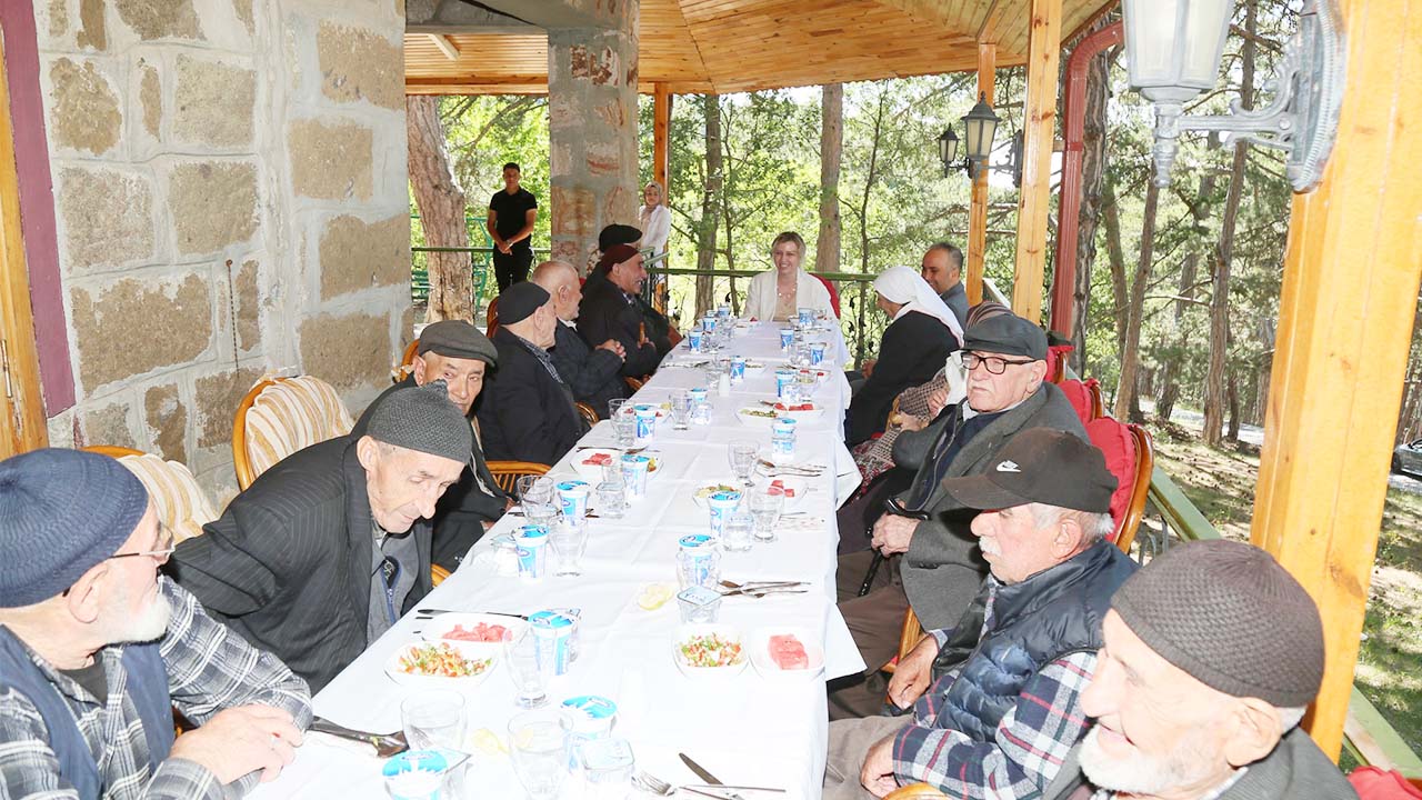 Vali Eşi Arzu Özkan (5)
