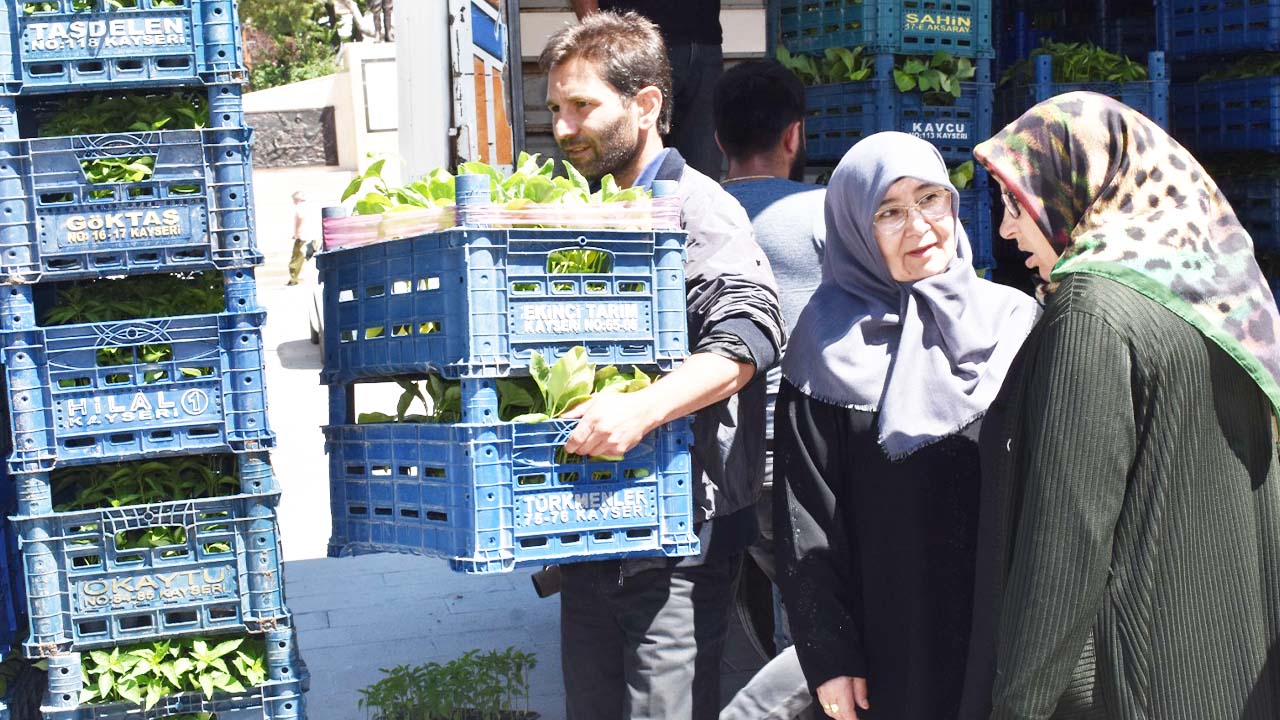 Zafer Partisi Fide Dağıtımı (7)