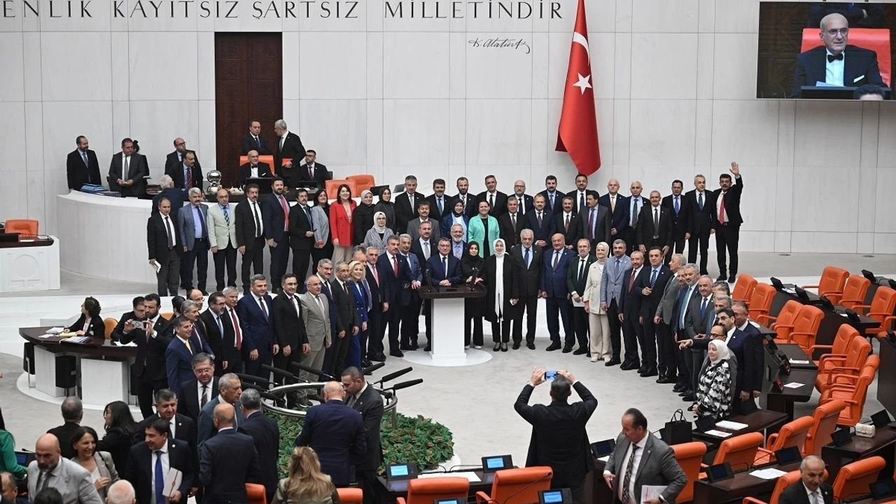 32 Kanun Teklifi Kabul Edildi