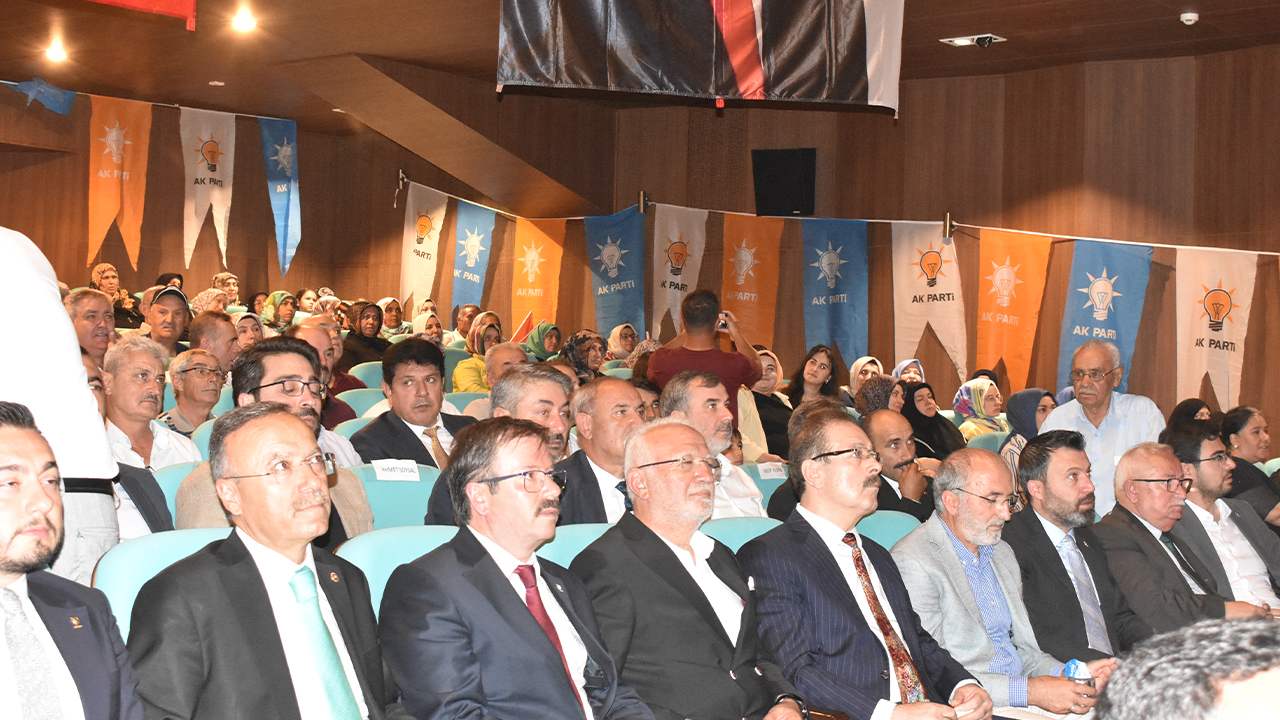 Ak Parti Siyaset Akademisi
