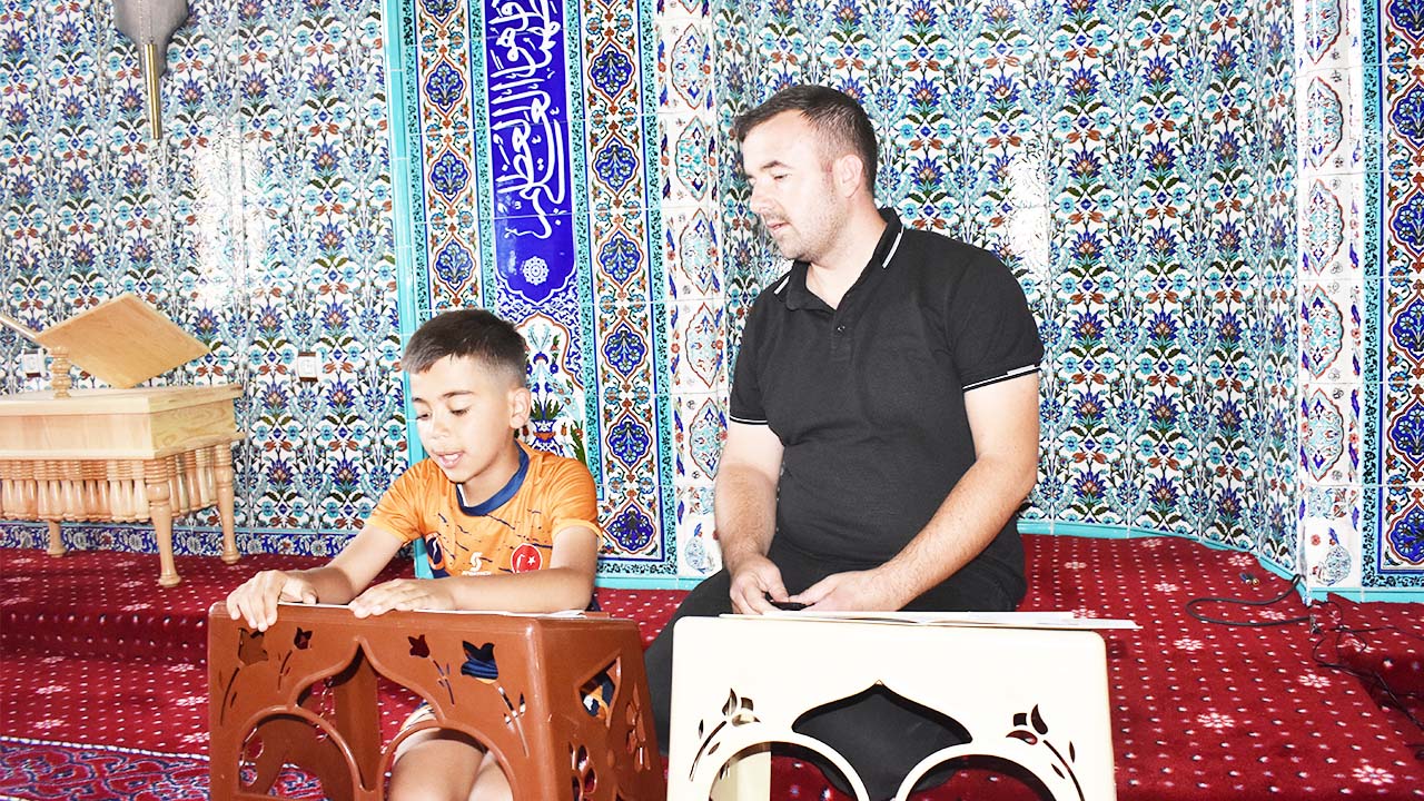 Bahri Akdağ Kuran Kursu (4)