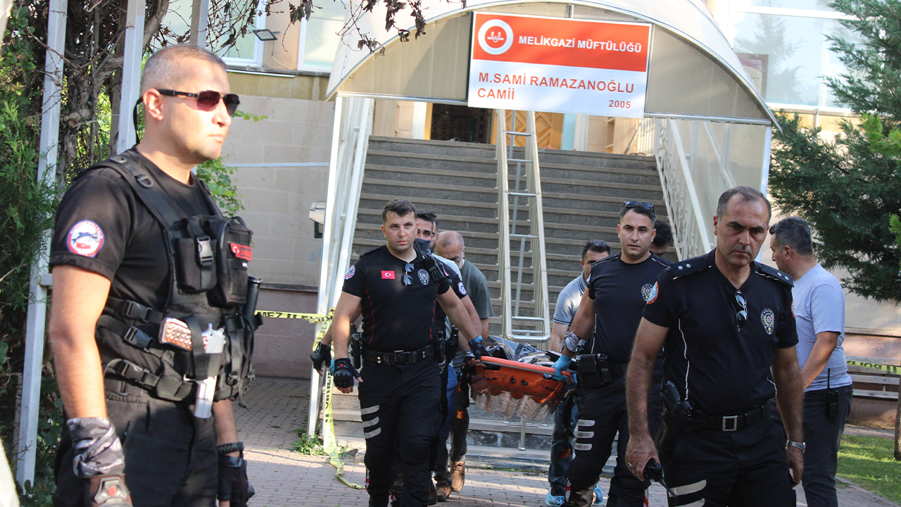 Cami Bıçaklanma (3)