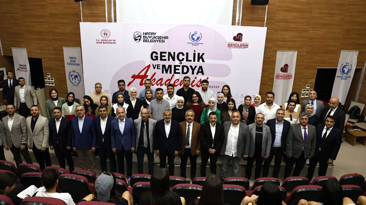 Gençli̇k Medya Akademi̇si̇ (1)