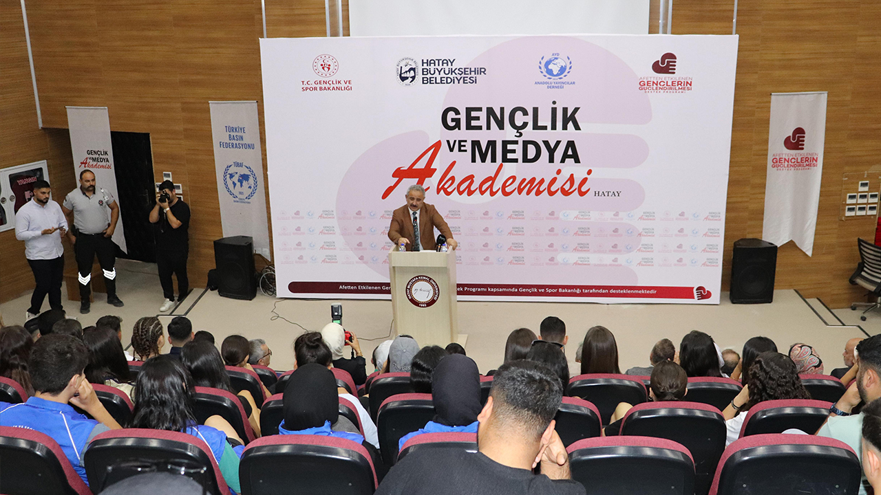 Gençli̇k Medya Akademi̇si̇ (4)