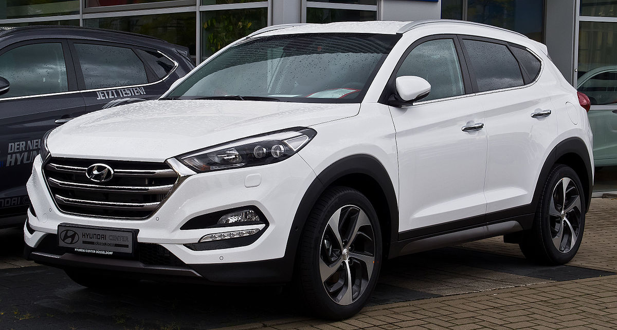Hyundai Tucson 2.0 C R Di 4 W D Premium ( I I I) – Frontansicht, 5. September 2015, Düsseldorf