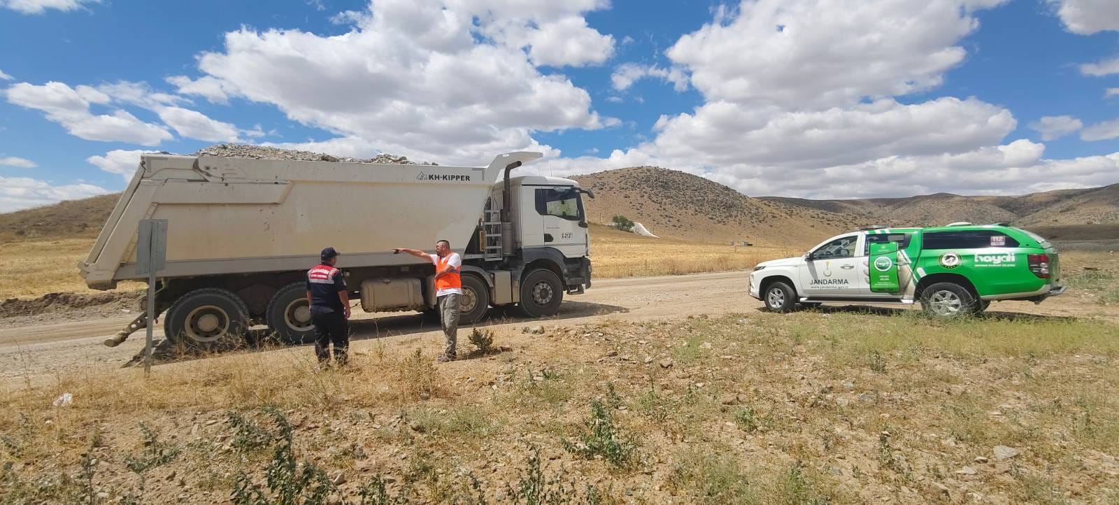Jandarma Yük Taşiyan Araç