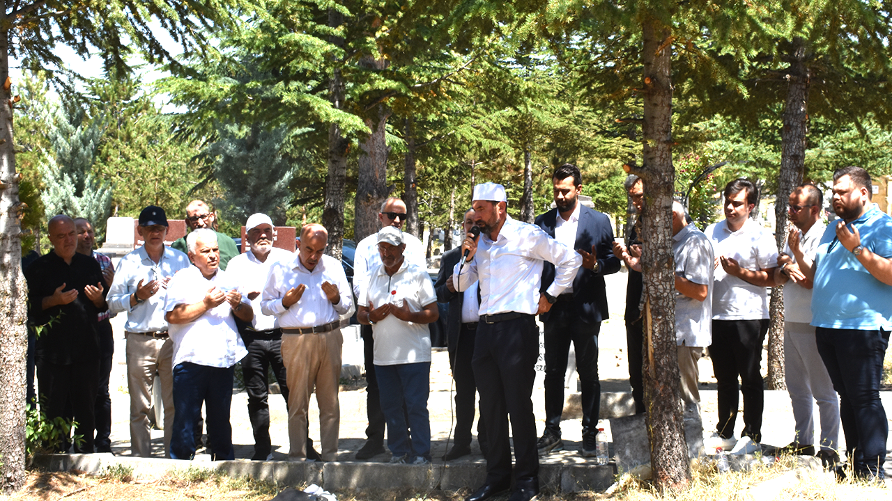 Özişik Anma Programi 1