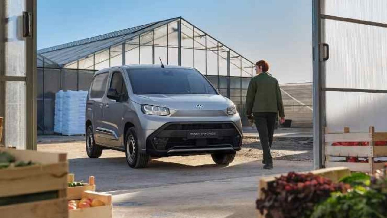 Toyota’dan Hafif Ticari Atağı