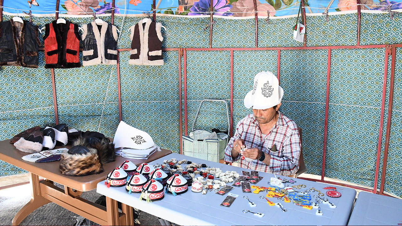 Yenifakılı Kırgız Türkleri (2)