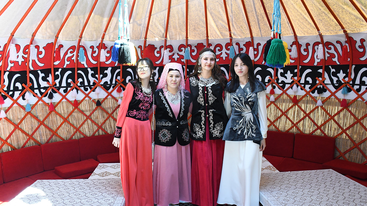 Yenifakılı Kırgız Türkleri (4)