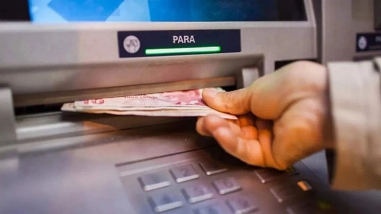 Atm’lerde Günlük Para Yatırma Limitleri Düşürüldü
