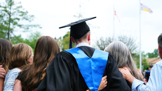 Okuldan Mezun Olan Gençlere 2 Yıl Ücretsiz Sağlık Hizmeti