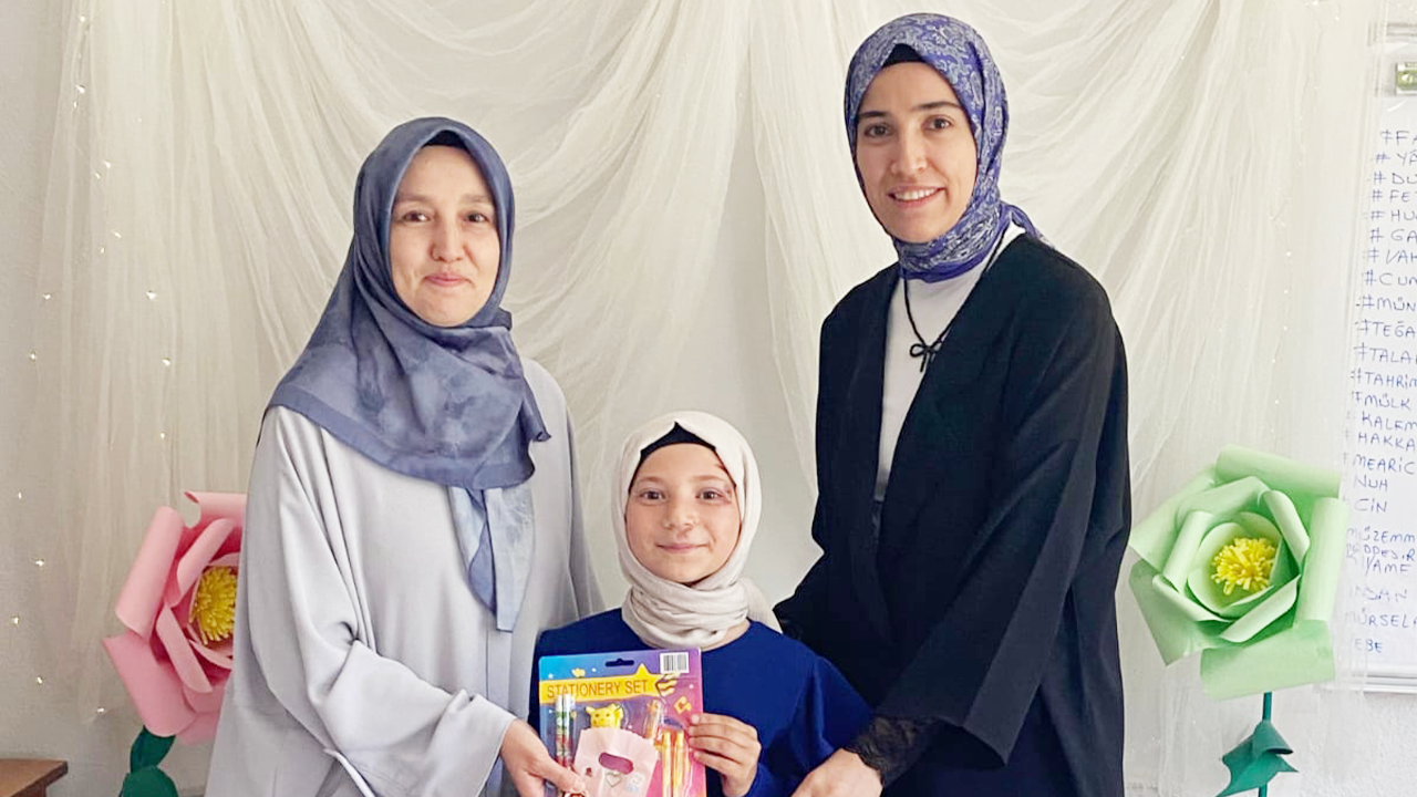 Refika Gülnihal Bora (2)