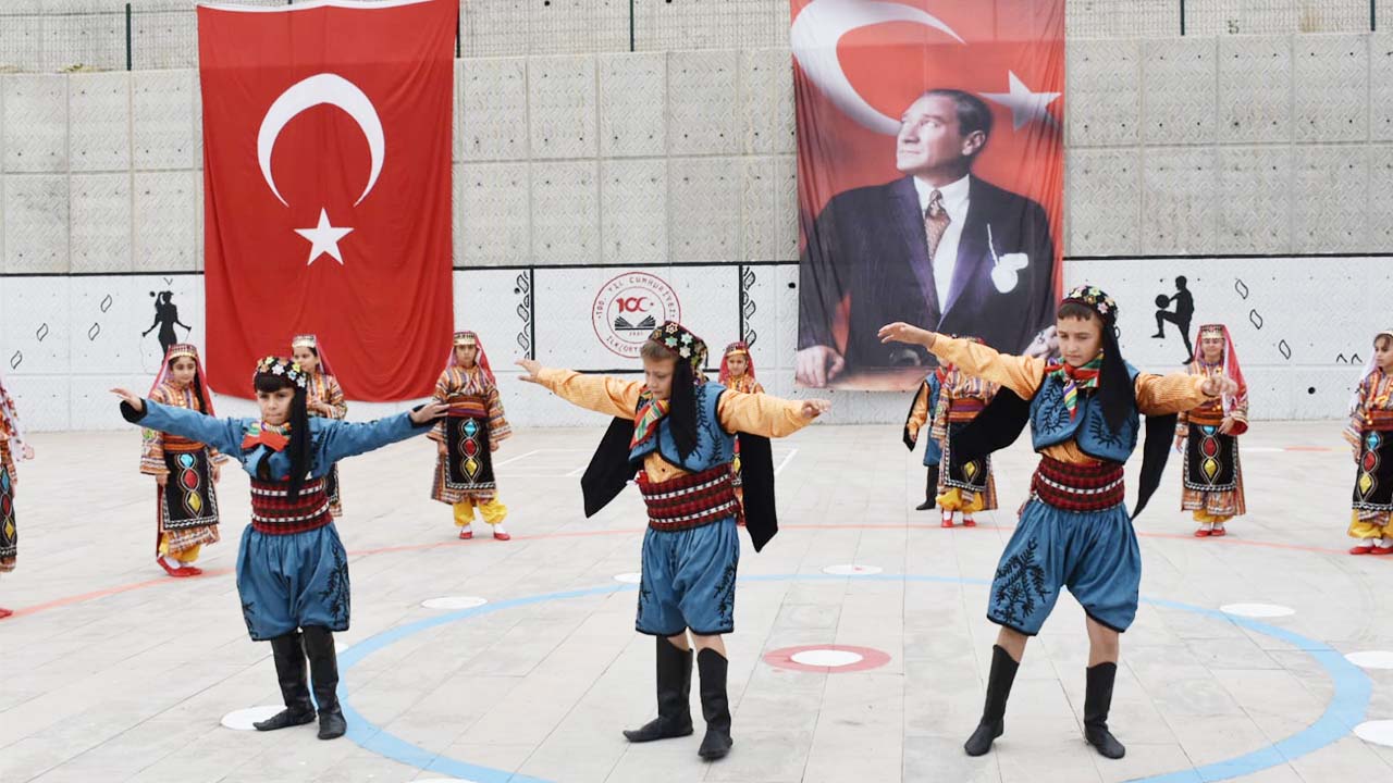 Yozgat Ilk Ders Zili Çaldı Yozgat (1)