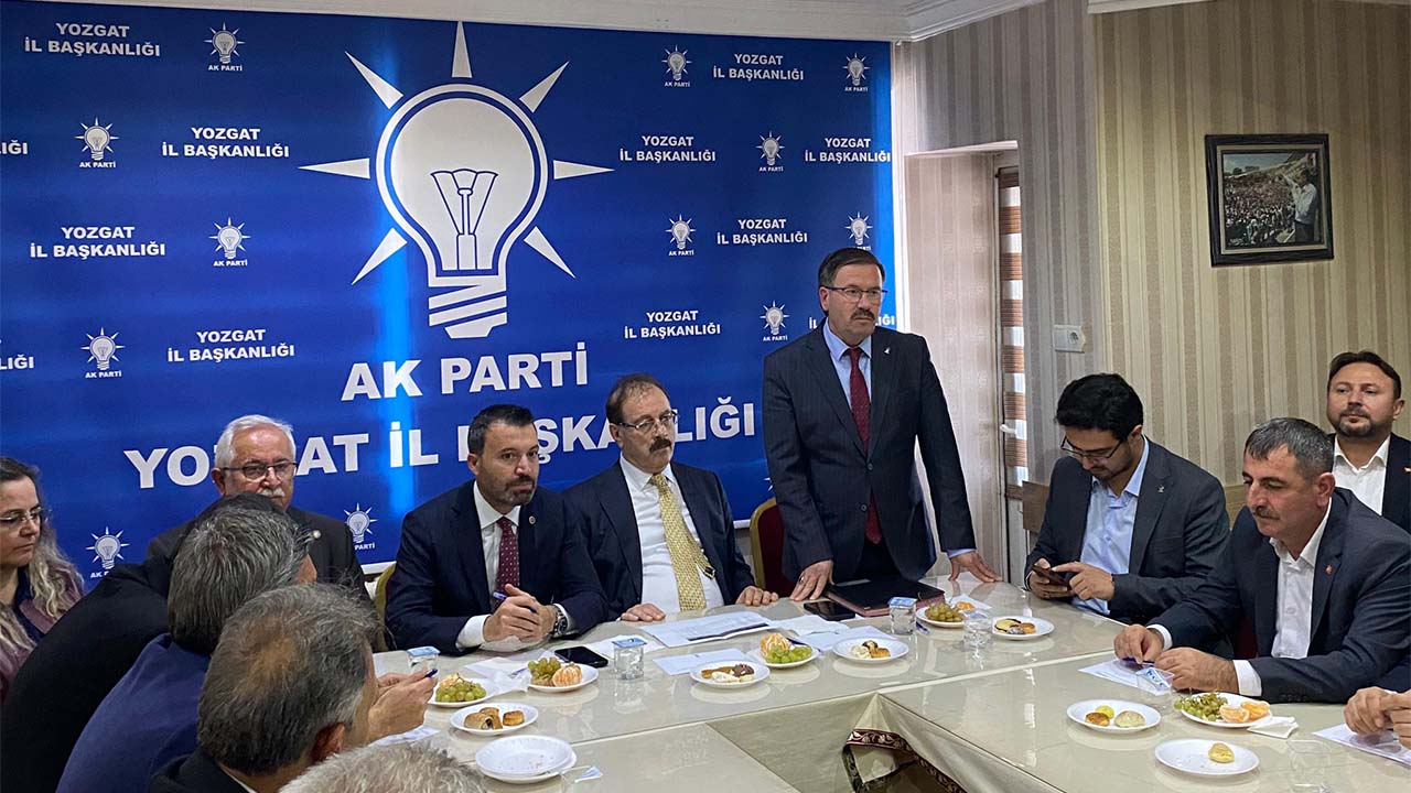 Ak Parti Istişare Toplantı (2)