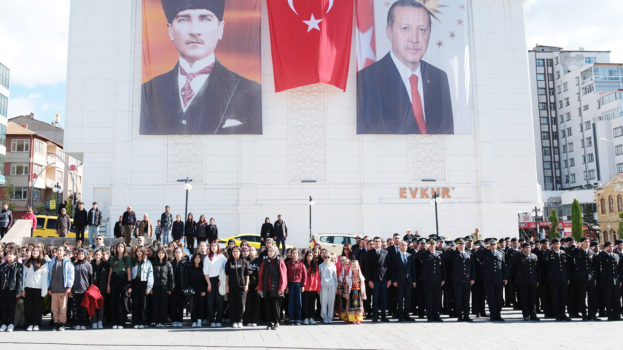 Atatürkün Yozgata Gelişi (5)