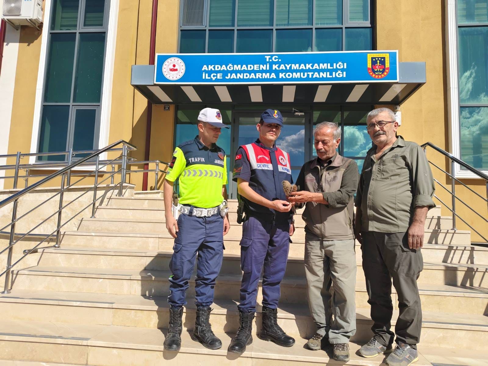 Çakır Kuşunu Kurtardı (1)