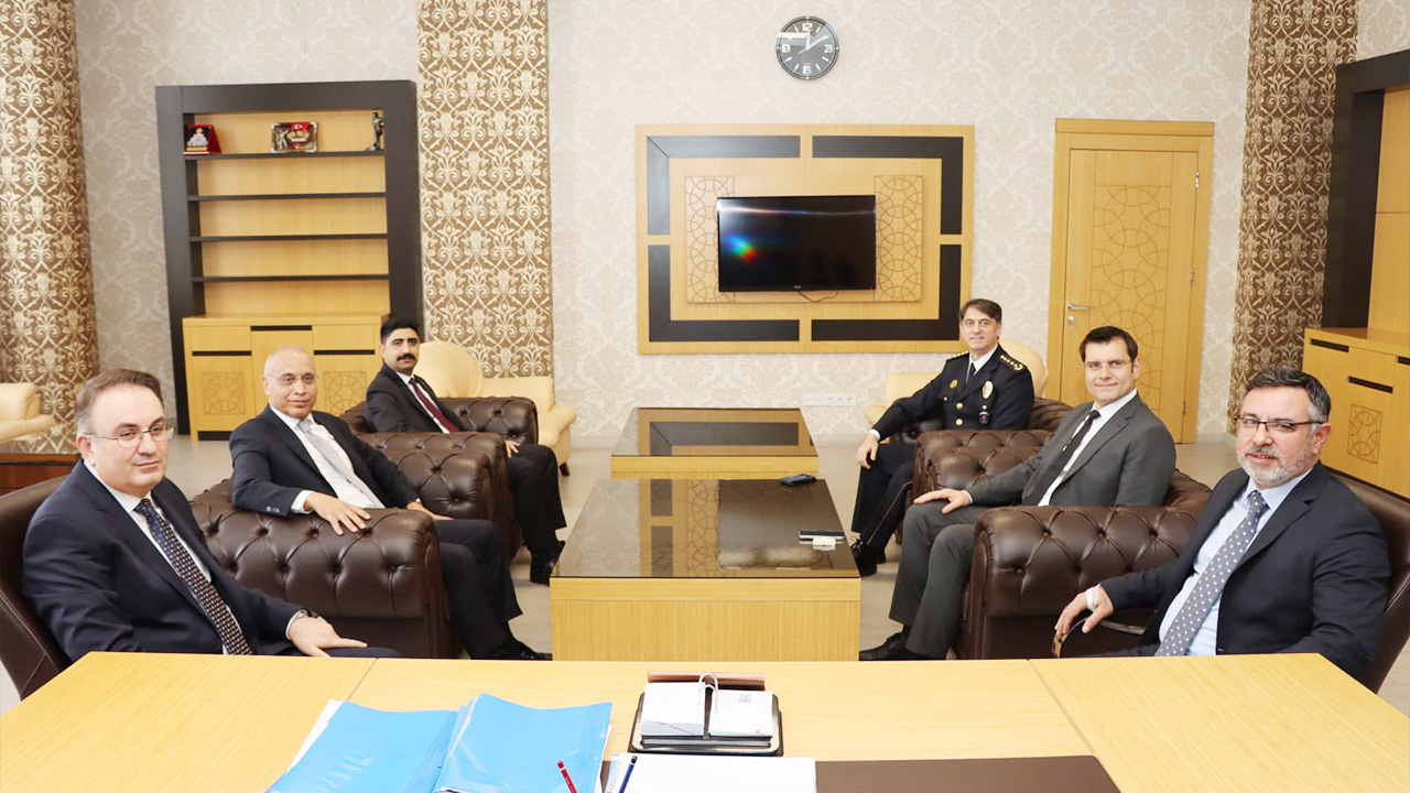 Gencay Koyunbasoğlu Hayırlı Ziyaret (1)