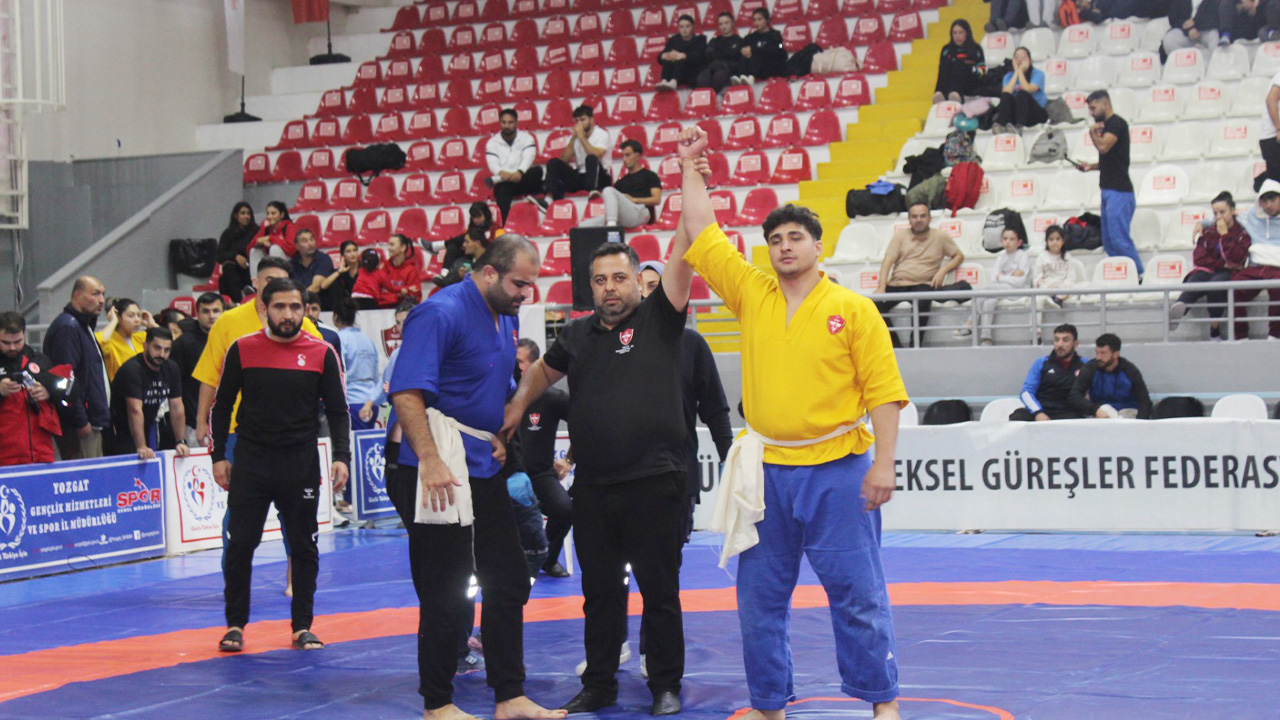 Güreş Müsabakalerı (3)