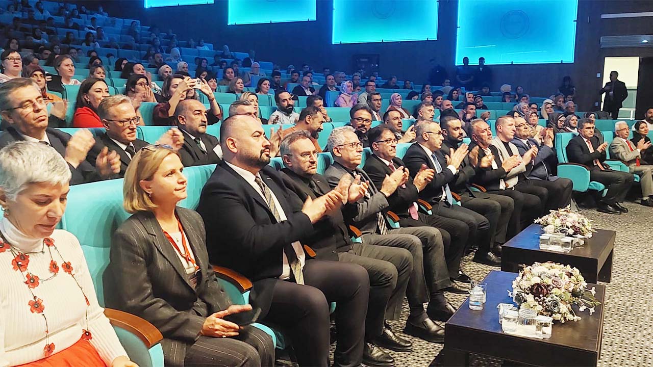 Halk Oyunları Şenliği Üni (2)