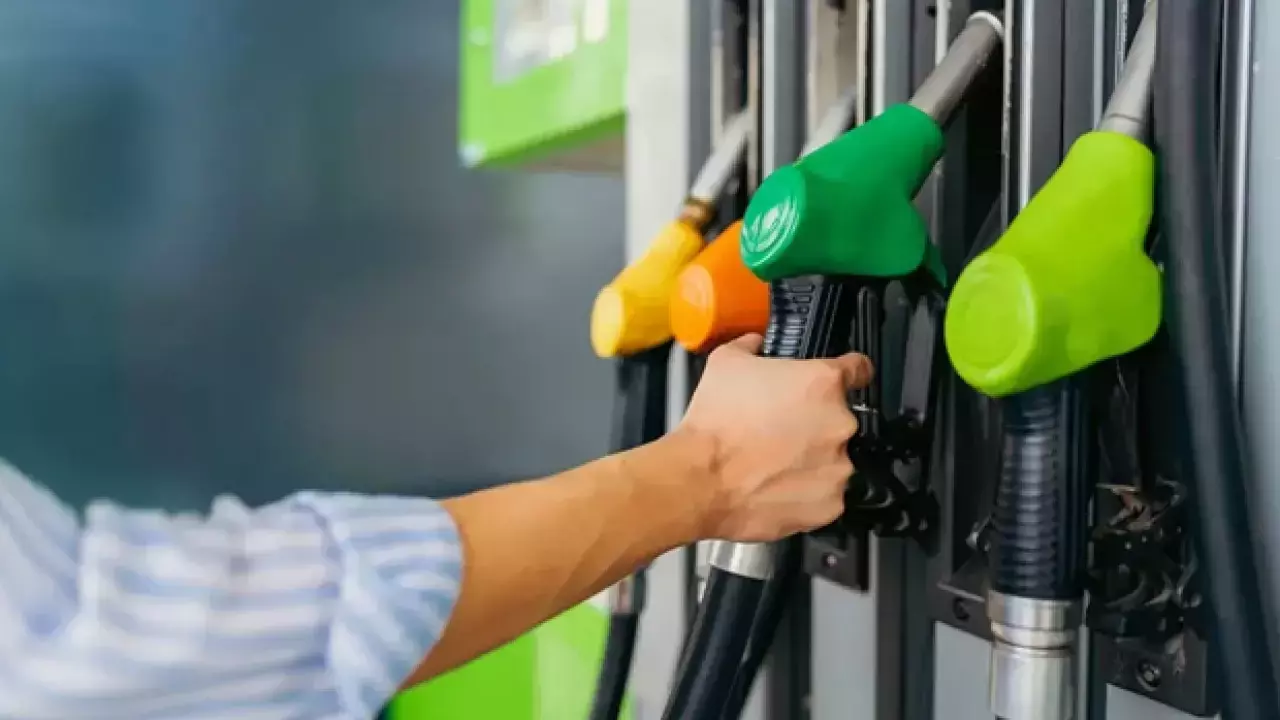 Petrol Fiyatları Düştü, Benzine İndirim Geliyor