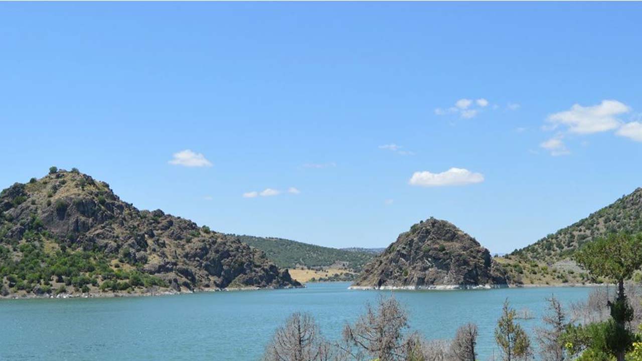 Yaşlıtarla Kaya Mezar (2)