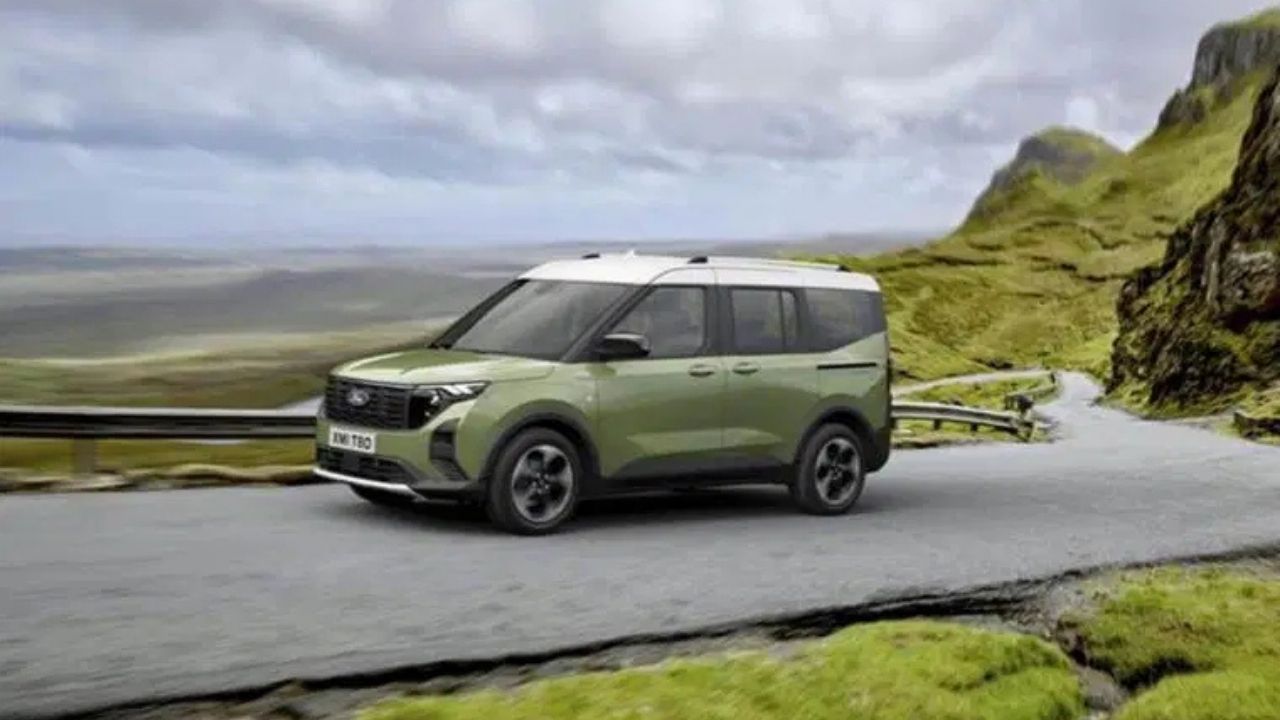 Yeni Ford Tourneo Courier, Doblo Fiyatına Aile Aracı Sunuyor